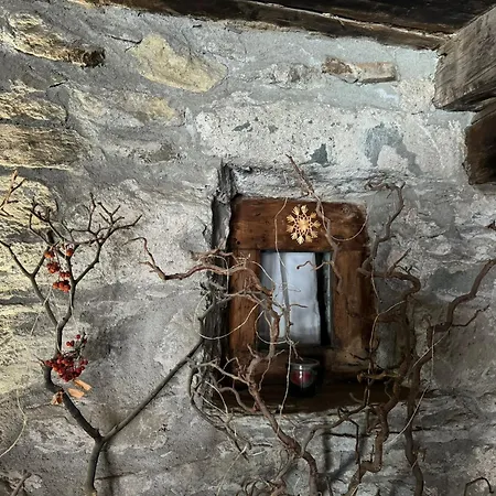 Lejlighed Abri Des Cimes, Dormire Tra Pietra E Legno Cir 0124 Champoluc