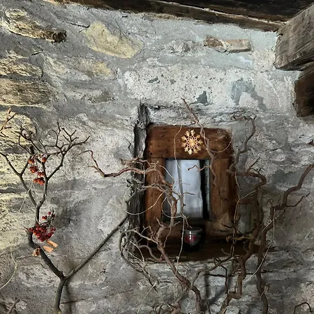 Apartment Abri Des Cimes, Dormire Tra Pietra E Legno Cir 0124 Champoluc