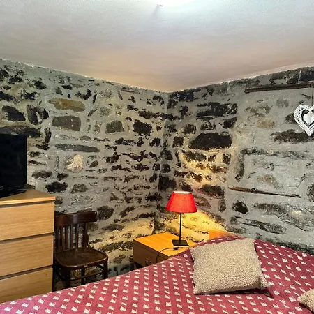 Abri Des Cimes, Dormire Tra Pietra E Legno Cir 0124