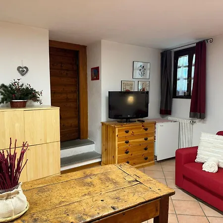 Abri Des Cimes, Dormire Tra Pietra E Legno Cir 0124 Apartment
