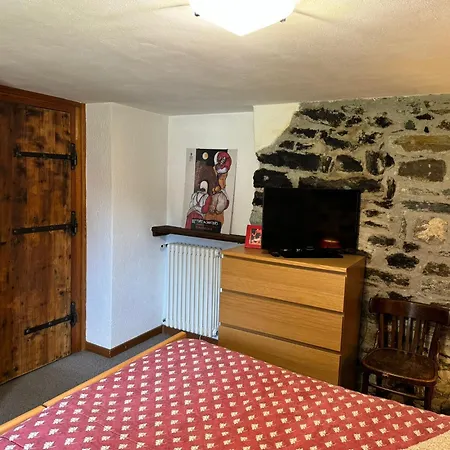 Abri Des Cimes, Dormire Tra Pietra E Legno Cir 0124 *