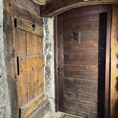 Abri Des Cimes, Dormire Tra Pietra E Legno Cir 0124 *